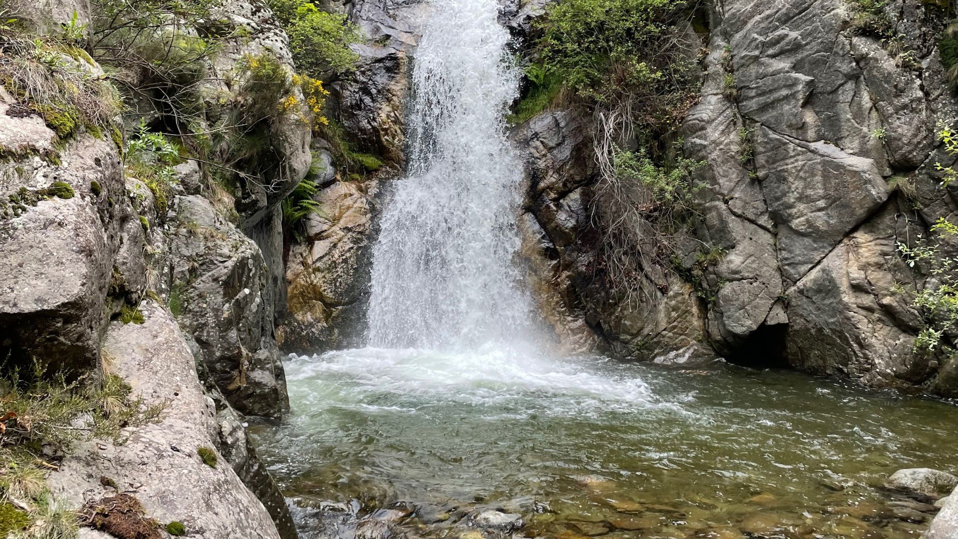 Vue panoramique en Pyrénées-Orientales pendant une randonnée